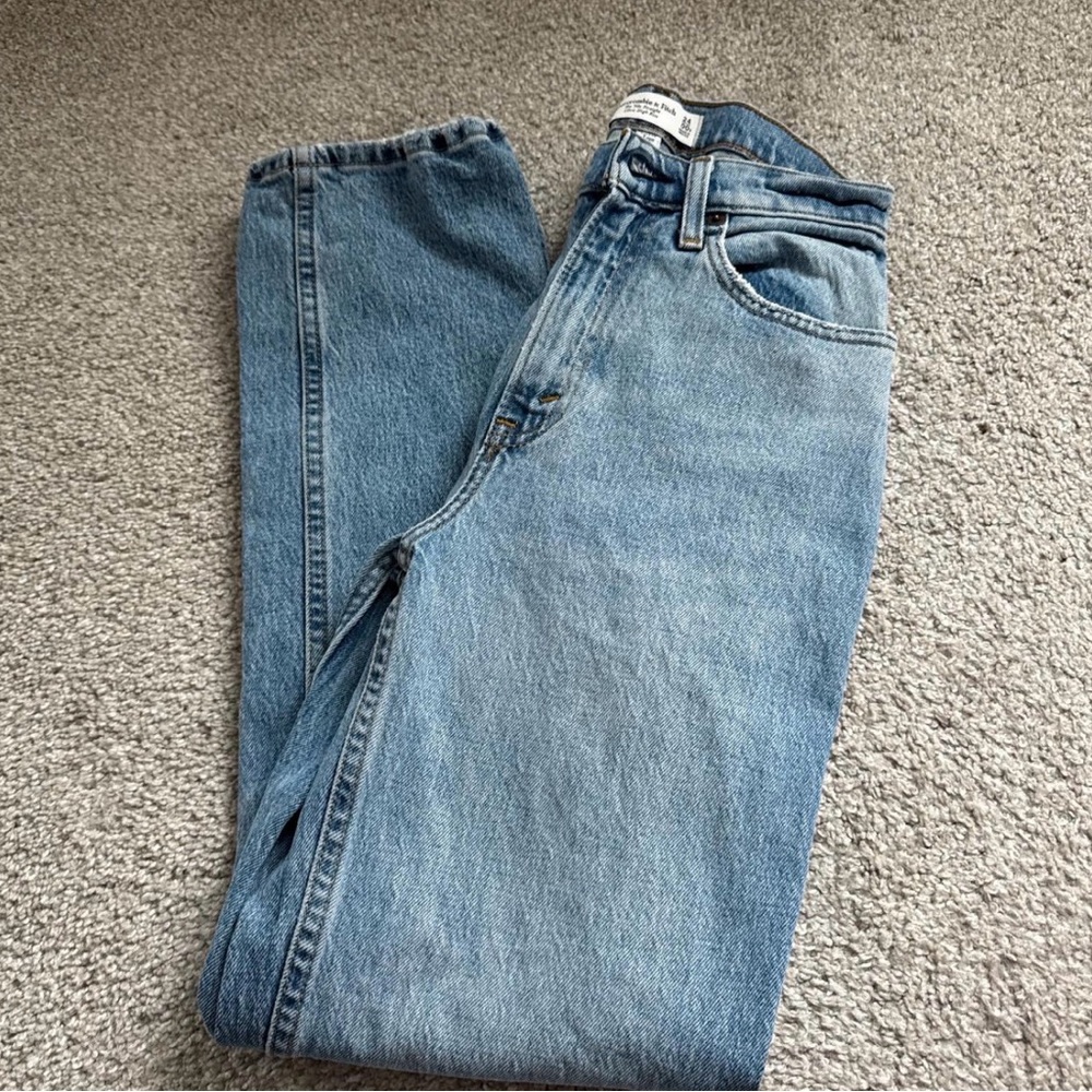 Classic Light Blue Men’s Jeans - Unbranded